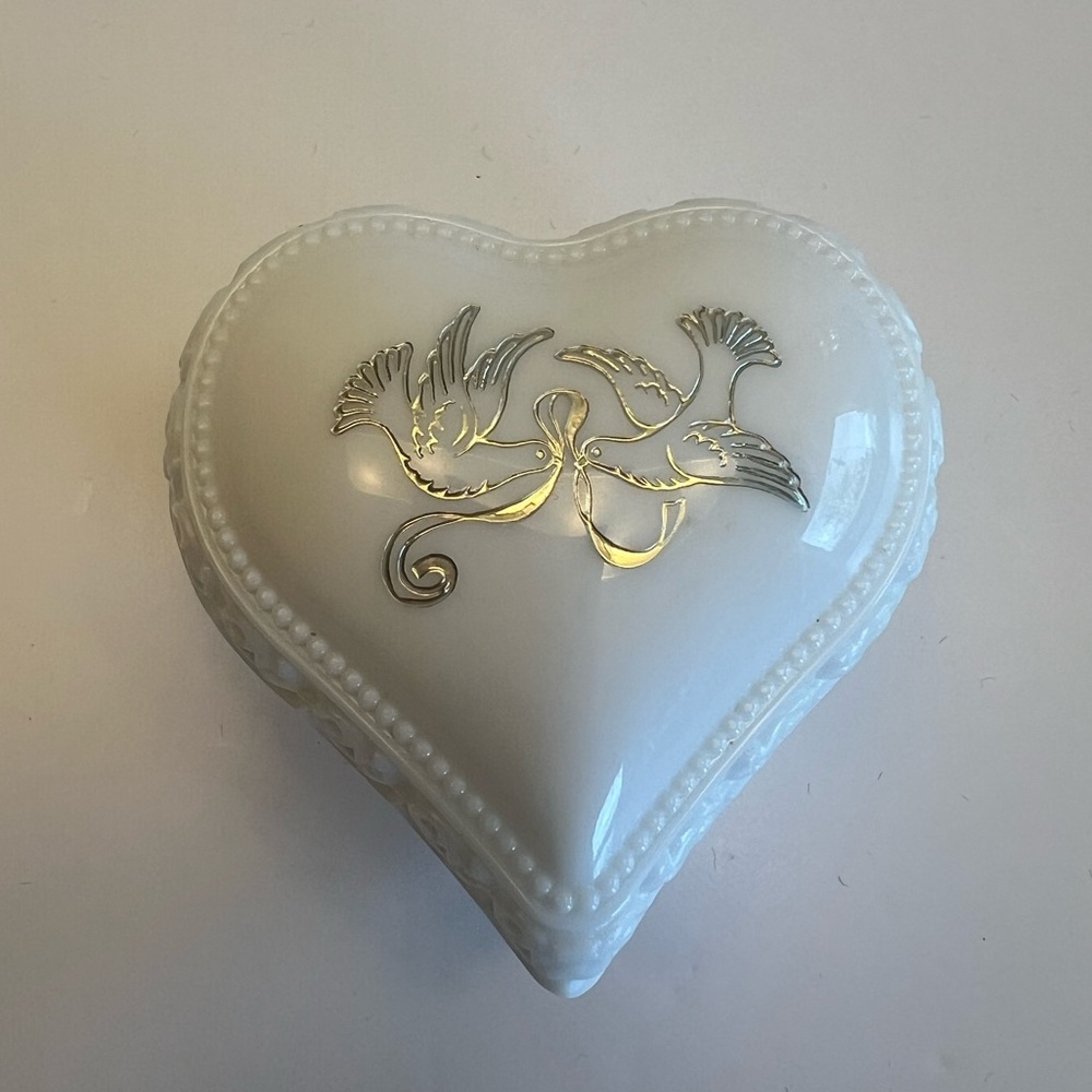 Avon Heart-Shaped Cream Sachet